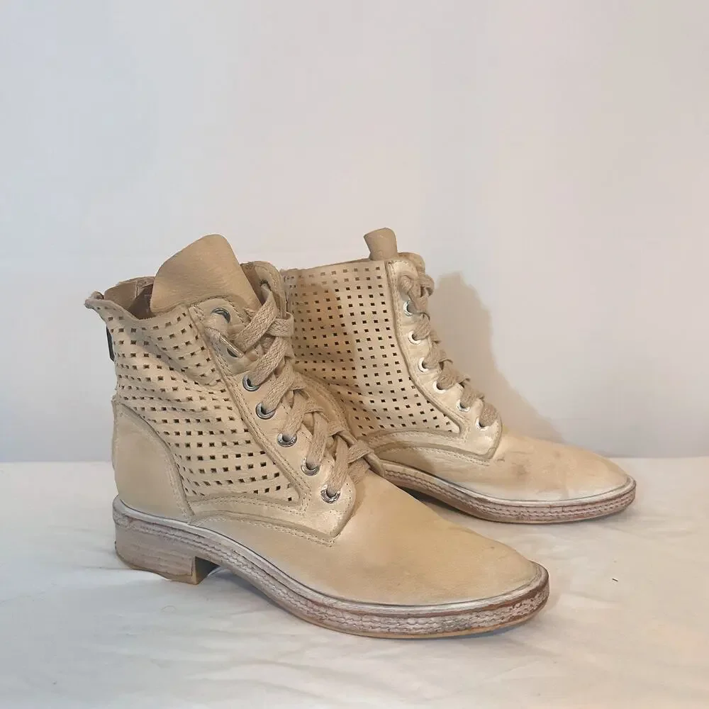 3 FOR $50! 🎁 DOLCE VITA Aldis Ivory Nubuck Lace Up Combat Ankle Boot Sz.… - Picture 2 of 7